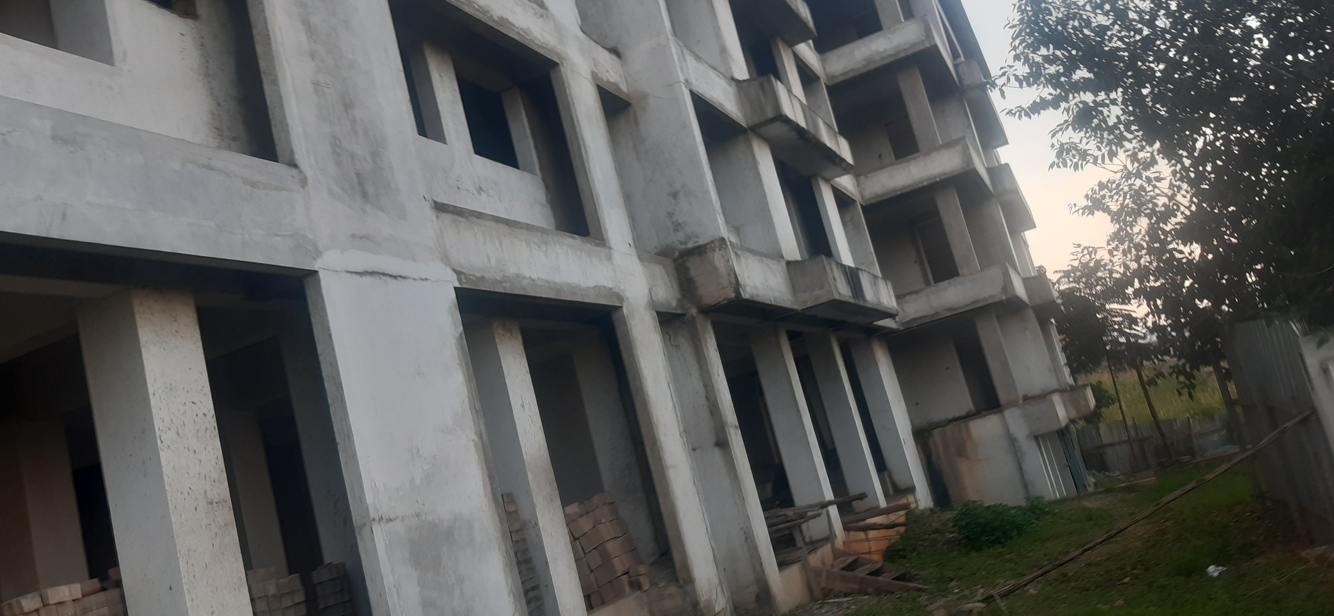 Unfinished Hotel and apartment for sale in Kigali Rwanda Gasabo Good view 3
