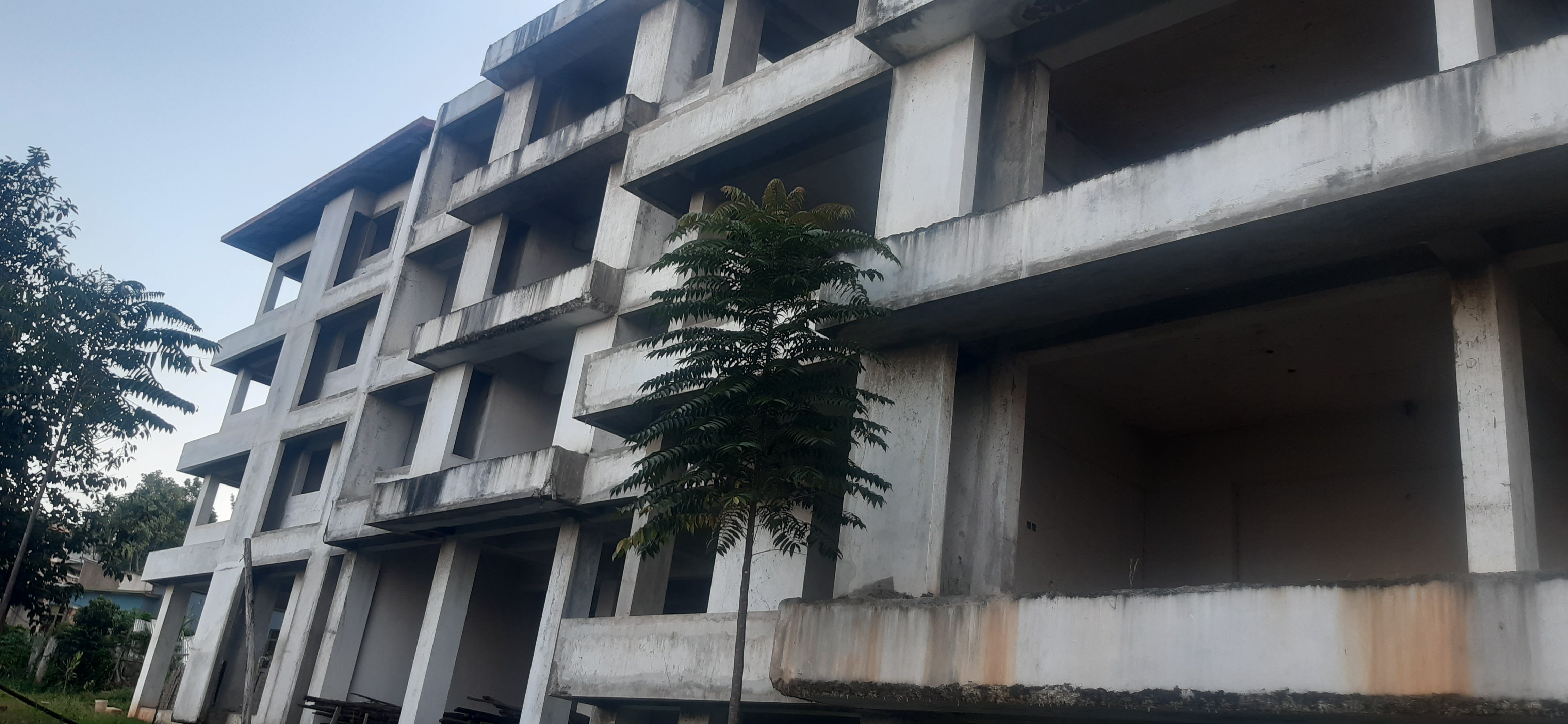 Unfinished Hotel and apartment for sale in Kigali Rwanda Gasabo Good view 4