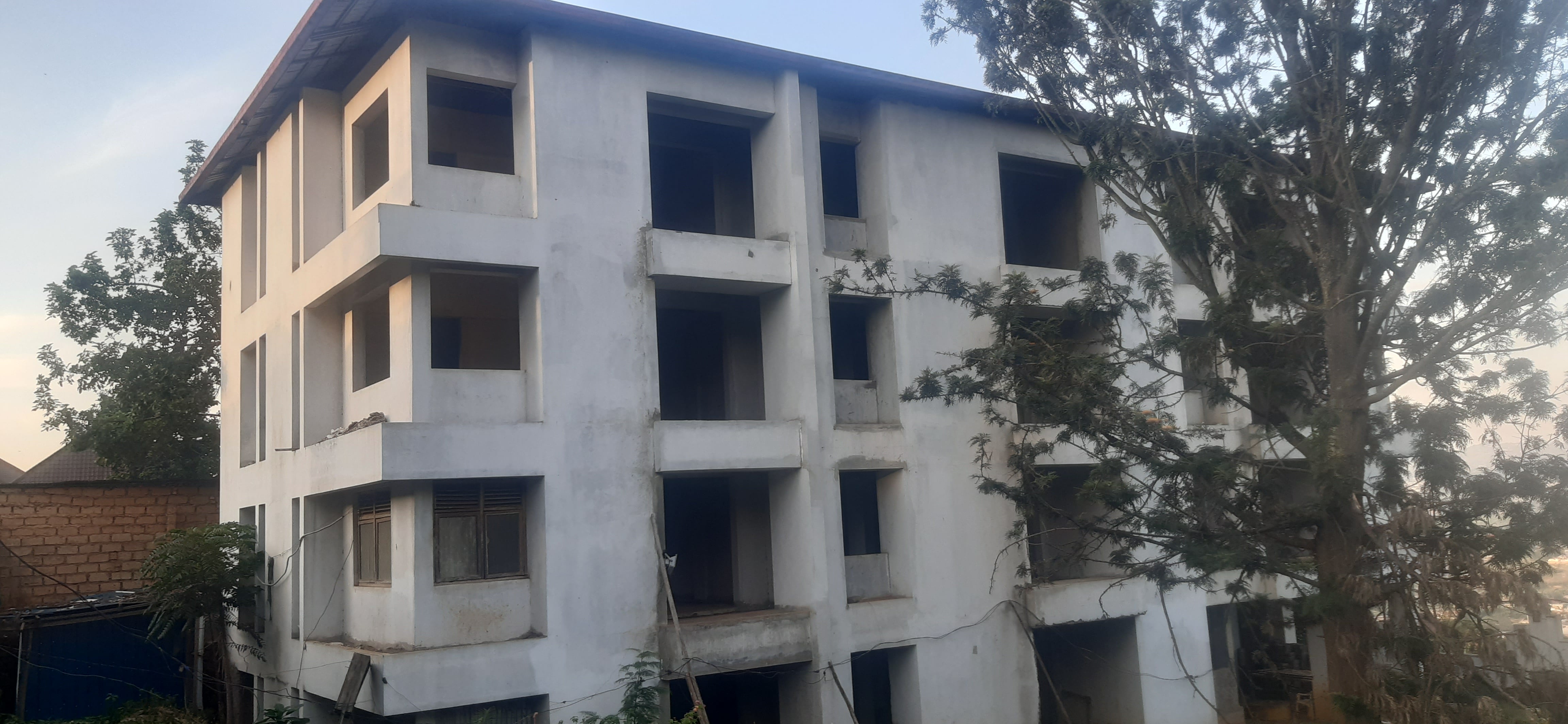 Unfinished Hotel and apartment for sale in Kigali Rwanda Gasabo Good view
