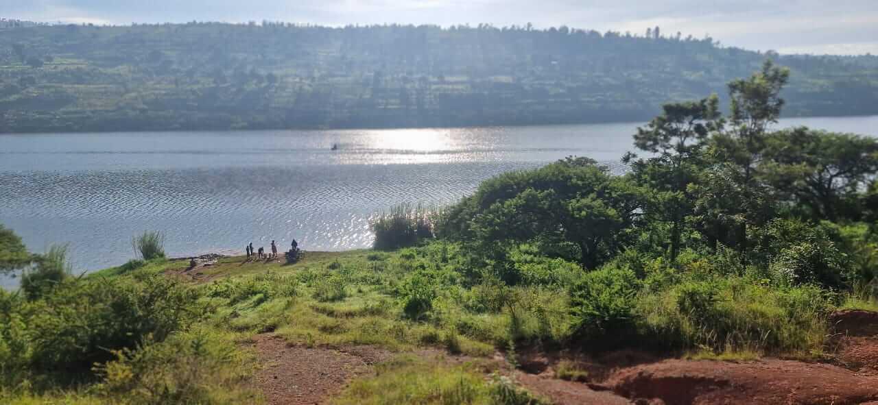 Ecotourism and Hotel land for sale in Muhazi Rwamagana Rwanda Access on lake